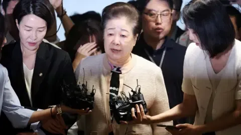 High-profile Religious Figure Dismisses Gift-giving Allegations Involving Former South Korean President's Wife